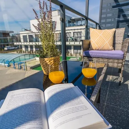 Daire Grey Lights Garden Siofok