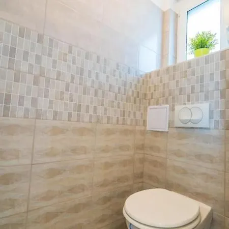 Daire Grey Lights Garden