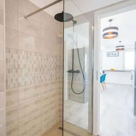 Grey Lights Garden * 希欧福克