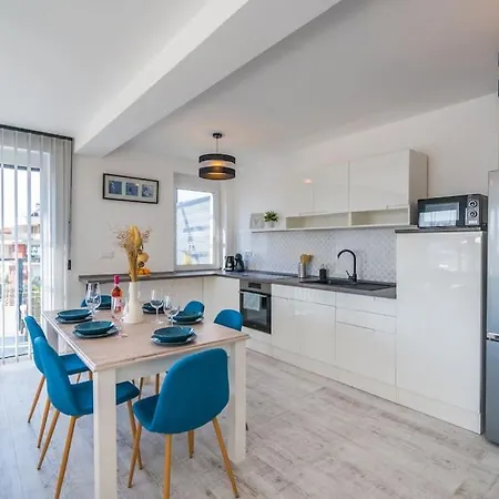 Grey Lights Garden 公寓