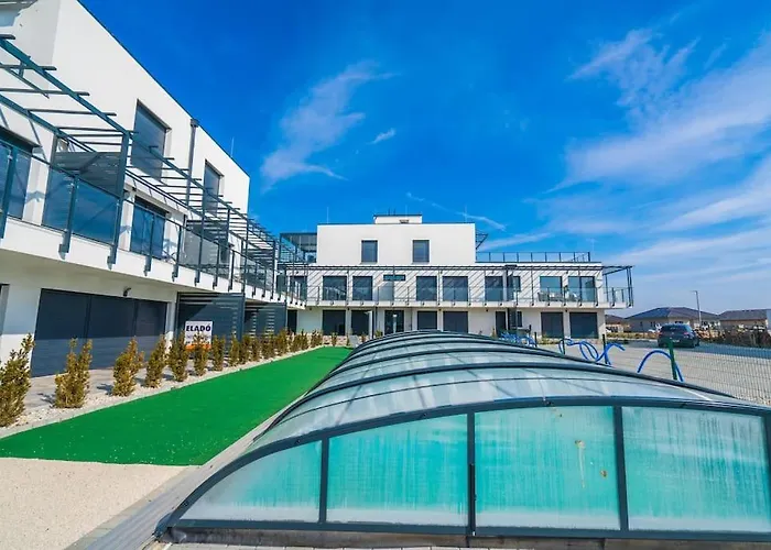 דירה Grey Lights Garden *